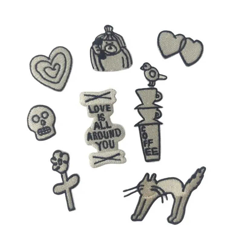 1Set Heart Cat Skull Birds Embroidered Patches Clothing Hat Bag Shoe Repair Material Phone Gift Box Decor DIY Accessory